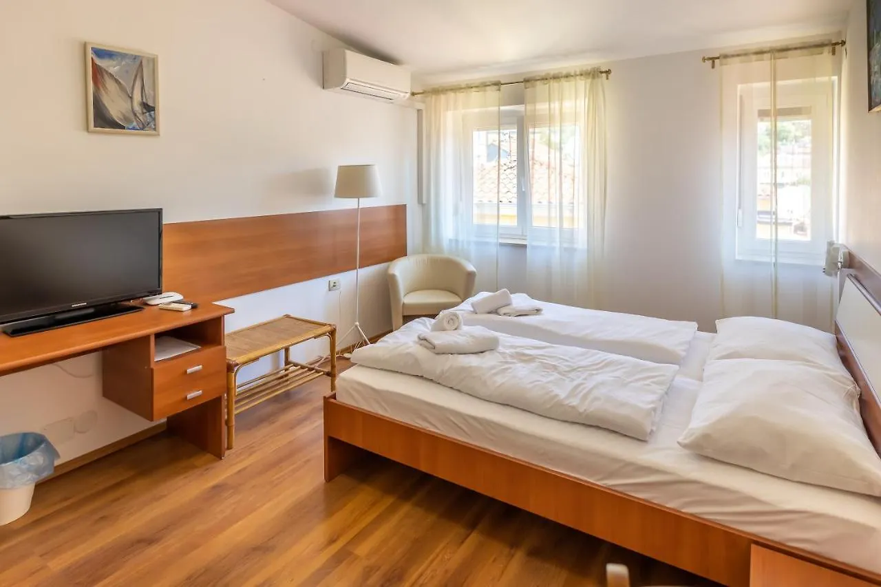 Apartments Liburnija Opatija 0*,
