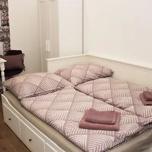 https://black-stilt-apartments-b1.hotels-hajduszoboszlo-hungary.com