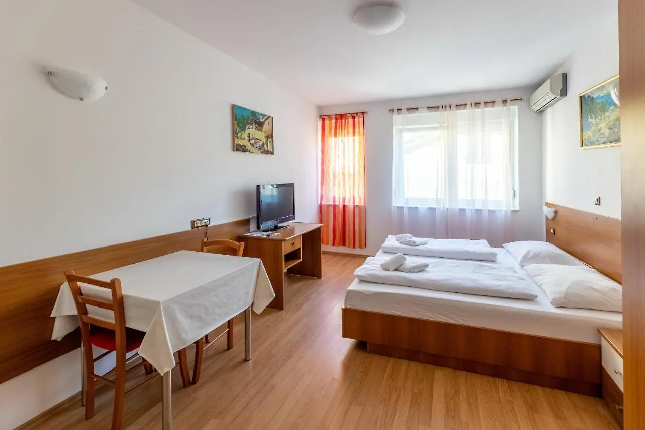 Apartments Liburnija Opatija 0*,